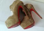 585B* Christian LOUBOUTIN boots authentiques (38), Vêtements | Femmes, Chaussures, Christian Louboutin, Porté, Autres couleurs
