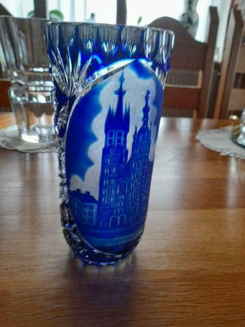 kristallen vaas beschikbaar voor biedingen