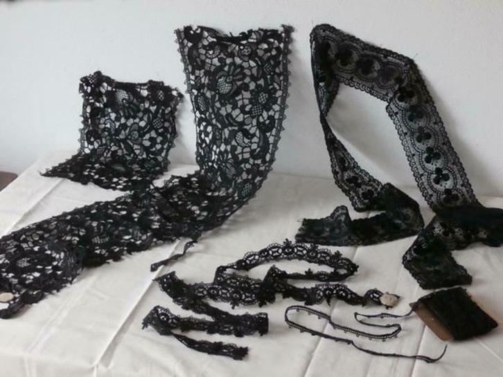 Lot antiek kant, Antiek en Kunst, Antiek | Kleding en Textiel, Ophalen of Verzenden