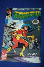 Spiderwoman nr 4 ( misdruk 2x cover ) 1e druk 1982, Comme neuf, Amérique, Comics, Enlèvement ou Envoi