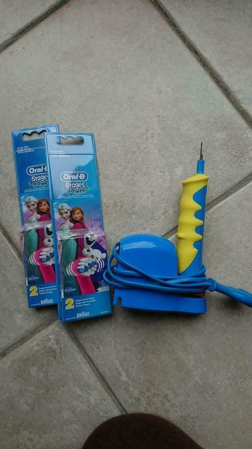 Oral-B Kids - Elektr Tandenborstel met muziek + 4 borstels, Elektronische apparatuur, Persoonlijke Verzorgingsapparatuur, Gebruikt