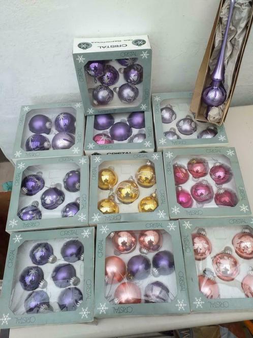 54 prachtige versierde kerstbollen – in glas van C, Divers, Noël, Comme neuf, Enlèvement