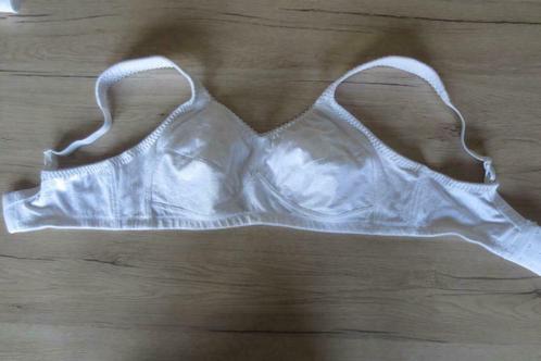BH Amoena Nora EU 90 A NIEUW, Kleding | Dames, Ondergoed en Lingerie, BH, Wit, Ophalen of Verzenden
