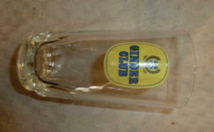 #D bier glas GINDER CLUB Brouwerij Martinas - Merchtem, Verzamelen, Glas en Drinkglazen, Nieuw, Bierglas, Ophalen of Verzenden