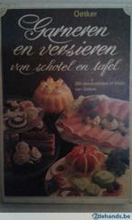 kookboek Garneren en versieren van schotel en tafel, Boeken, Kookboeken, Ophalen of Verzenden, Gelezen