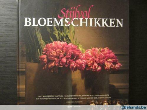 Stijlvol bloemschikken (Ilse Merckx), Boeken, Kunst en Cultuur | Beeldend, Gelezen, Ophalen of Verzenden