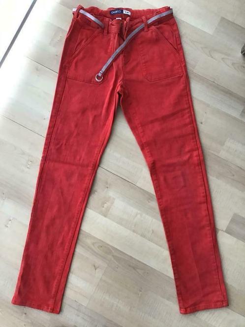 Jeans fille rouge OKAIDI 12 ans, Enfants & Bébés, Vêtements enfant | Taille 152, Utilisé, Fille, Pantalon, Enlèvement ou Envoi