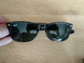 Ray Ban zonnebril beschikbaar voor biedingen