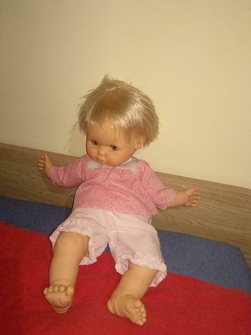 Baby Doll - slapende oogjes, Kinderen en Baby's, Speelgoed | Poppen, Zo goed als nieuw, Babypop, Ophalen of Verzenden