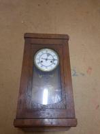 Horloge ancienne avec pendule et clé 30 euros., Antiquités & Art, Antiquités | Horloges, Enlèvement
