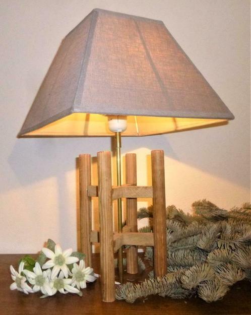 Ruw houten vloerlamp, Huis en Inrichting, Lampen | Vloerlampen, Nieuw, Minder dan 100 cm, Hout, Stof, Ophalen