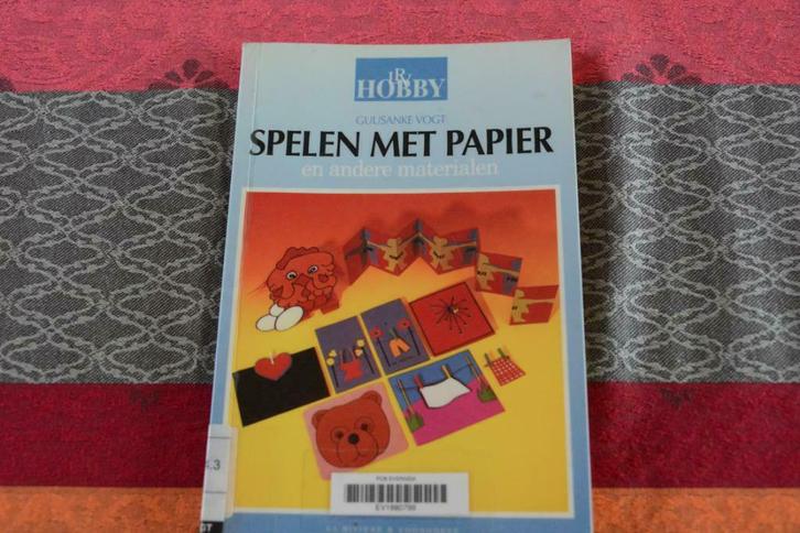 Spelen met papier en andere materialen., Boeken, Hobby en Vrije tijd, Zo goed als nieuw, Scrapbooking en Knutselen, Geschikt voor kinderen