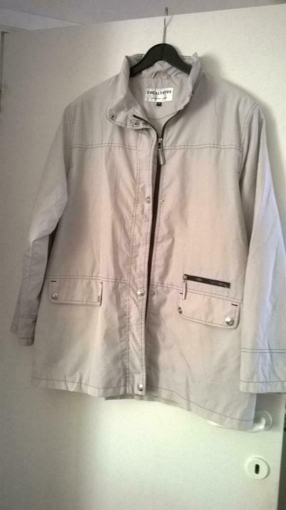 dames jas maat 46, Kleding | Dames, Jassen | Zomer, Gedragen, Maat 46/48 (XL) of groter, Beige, Ophalen of Verzenden