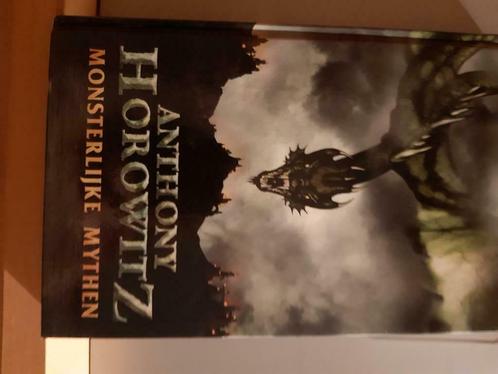 Boek Monsterlijke mythen - Anthony Horowitz, Boeken, Kinderboeken | Jeugd | 10 tot 12 jaar, Zo goed als nieuw, Ophalen