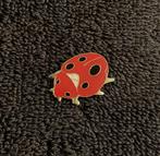 PIN - LIEVEHEERSBEESTJE - COCCINELLE - LADYBUG, Collections, Envoi, Utilisé, Animal et Nature, Insigne ou Pin's