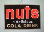 reklame  " NUTS COLA DRINK " jaren '60, Verzamelen, Merken en Reclamevoorwerpen, Ophalen of Verzenden, Nieuw, Reclamebord