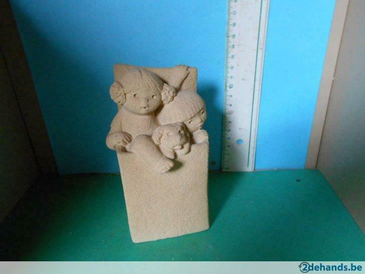 Figurine in zandsteen, Antiek en Kunst, Kunst | Beelden en Houtsnijwerken, Ophalen of Verzenden