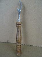 Flesopener Vintage flesopener bieropener flessenopener 13 cm, Antiek en Kunst, Curiosa en Brocante, Ophalen of Verzenden