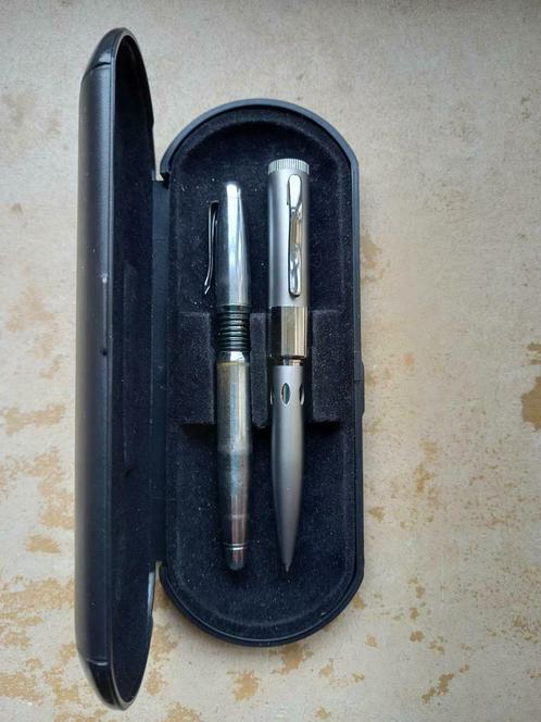 stylo plumeToyota avec étui et stylo bille USB, Divers, Ecriture, Utilisé, Enlèvement ou Envoi