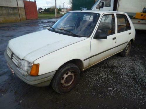 pare brise  peugeot  205 blanche, Auto-onderdelen, Ruiten en Toebehoren, Peugeot, Gebruikt