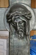 Kruisbeeld in Eternit, Antiek en Kunst, Antiek | Religieuze voorwerpen, Ophalen