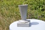 § ancien vase de cimetière metal et pierre bleu, Antiek en Kunst, Antiek | Vazen, Ophalen