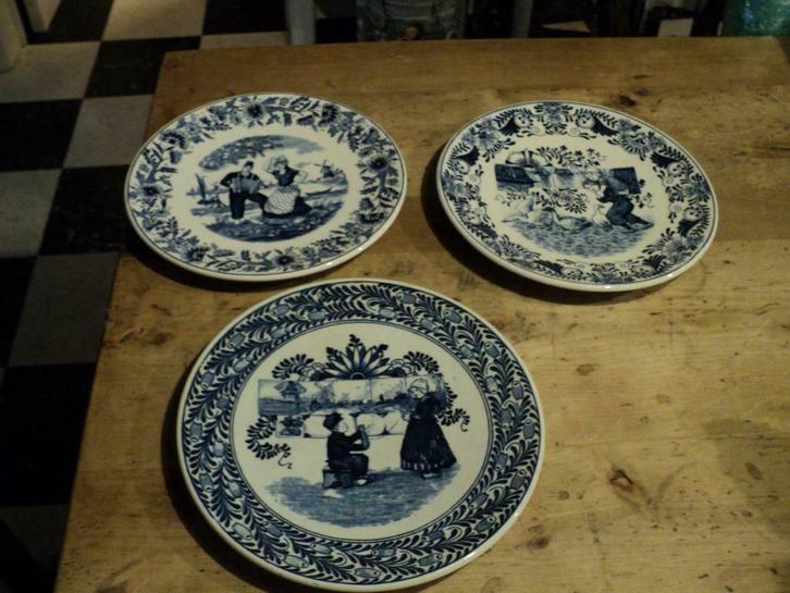 P.REGOUT FANTIASIE WANDBORDEN à 4 euro per stuk, Antiek en Kunst, Antiek | Keramiek en Aardewerk, Ophalen of Verzenden