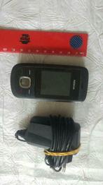Gsm telefoon téléphone Nokia 2220s RM 590 Romania + chargeur, Télécoms, Utilisé, Enlèvement ou Envoi