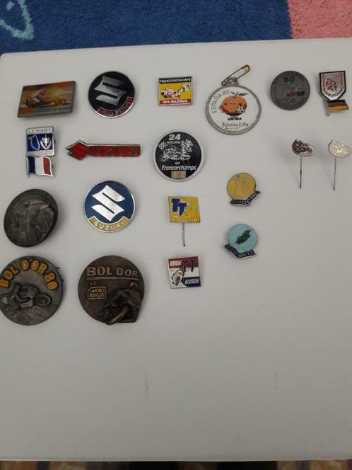 BROCHES -  PINS  Grands Prix Motos - ensemble, Collections, Broches, Pins & Badges, Neuf, Enlèvement