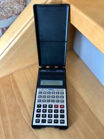 Vintage Casio fx-82D rekenmachine + hardcase, Enlèvement ou Envoi, Utilisé