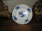 1 assiette à l'oiseau en porcelaine de Tournai, Antiquités & Art, Antiquités | Céramique & Poterie, Enlèvement ou Envoi