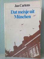 Cette fille de Munich - Jan Cartens, Livres, Comme neuf, Pays-Bas, Enlèvement ou Envoi, Jan Cartens