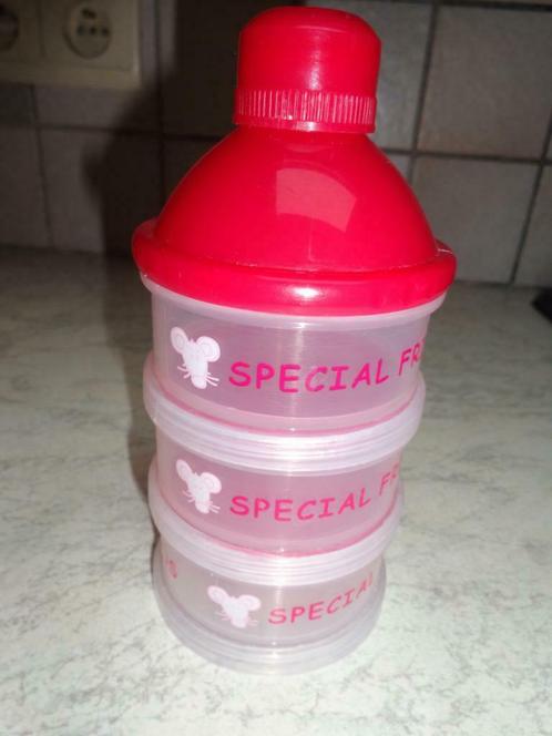 boîtes doseurs de lait en poudre pour bébé, Enfants & Bébés, Aliments pour bébé & Accessoires, Comme neuf, Chauffe-biberons et petits pots