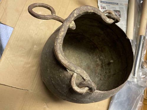 Ijzeren ketel haardvuur, Antiek en Kunst, Curiosa en Brocante, Ophalen of Verzenden