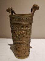 Vase d'eau bénite en bronze du XIXe siècle, Bronze, Enlèvement ou Envoi
