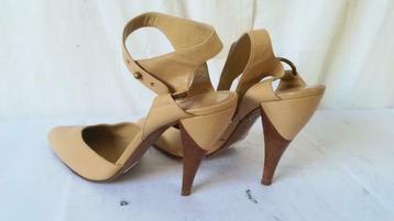 442B * CHARLES JOURDAN nieuwe beige leren sandalen (39.5), Kleding | Dames, Schoenen, Verzenden, Beige, Charles Jourdan, Nieuw