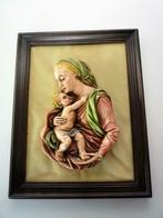 Kader : Mariabeeld met kind
