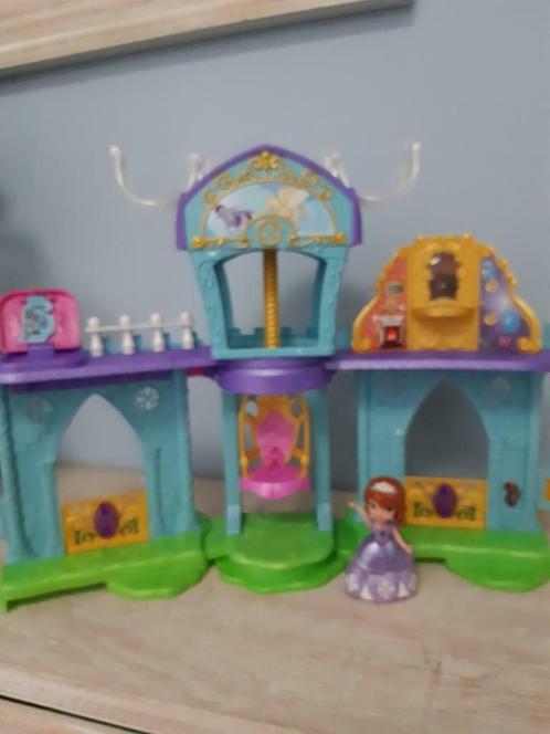 Disney Sofia playset van mattel , dichtklappen en meenemen, Enfants & Bébés, Jouets | Maisons de poupées, Comme neuf, Enlèvement