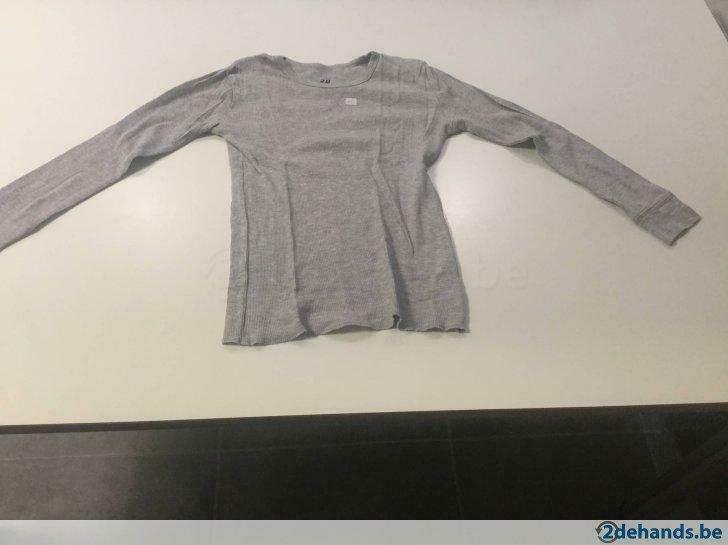 2 t-shirts met lange mouwen maat 122-128, Enlèvement ou Envoi, Utilisé, Garçon, Chemise ou À manches longues