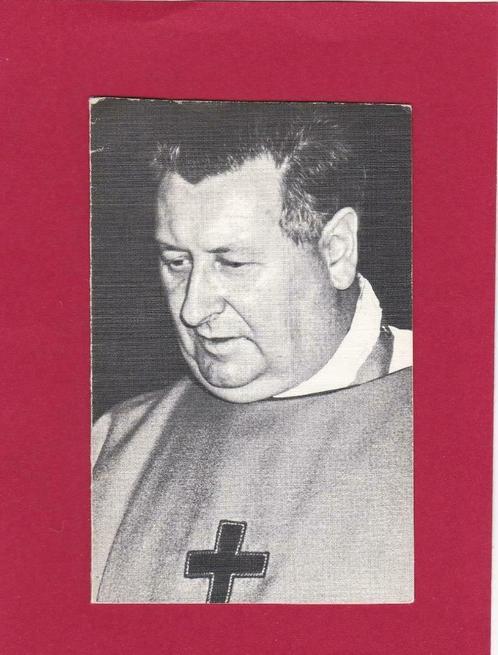 DP Priester Andre Hooghe, Verzamelen, Bidprentjes en Rouwkaarten, Bidprentje, Ophalen of Verzenden