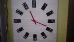 domino wandklok, Ophalen of Verzenden, Nieuw, Analoog, Wandklok