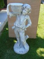 statue d un garçon porte jardinière en pierre pat , superbe, Nieuw, Steen, Tuin, 60 cm of meer