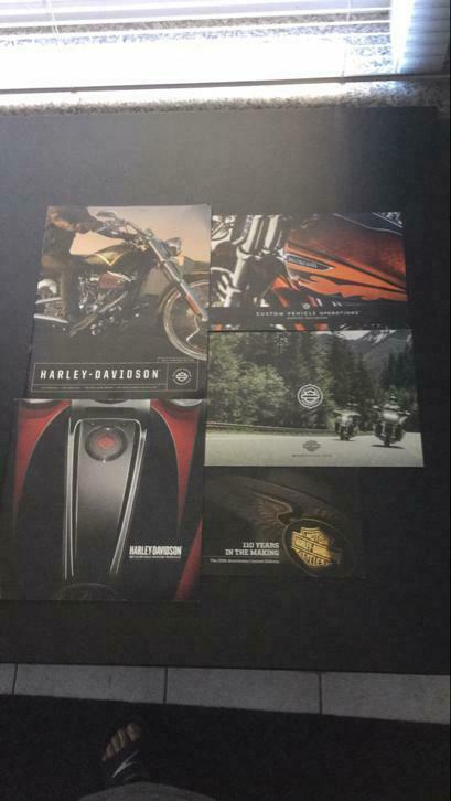Harley-Davidson CVO catalogus, Motos, Pièces | Harley-Davidson, Enlèvement