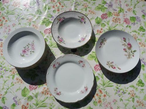 14 diepe servies borden, Antiek en Kunst, Antiek | Servies los, Ophalen