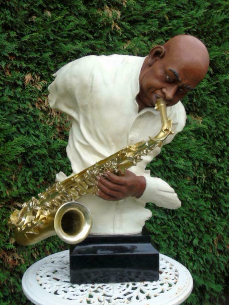 Figurine jazz trompettiste avec boite à musique -A446769 dans