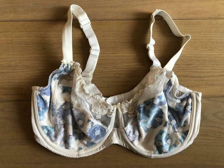 Mooie beugel bh van conturelle met kant, Kleding | Dames, Ondergoed en Lingerie, BH, Wit, Ophalen of Verzenden