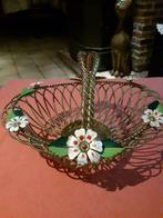 Mooie fruitmand verguld en versiert met bloemen, Huis en Inrichting, Woonaccessoires | Schalen en Manden, Ophalen of Verzenden