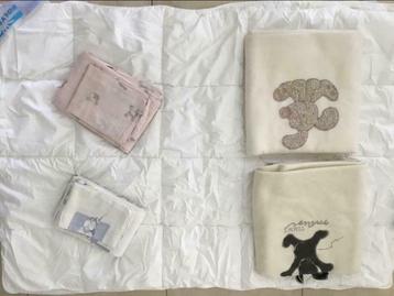 Babydonsdeken met toebehoren  beschikbaar voor biedingen
