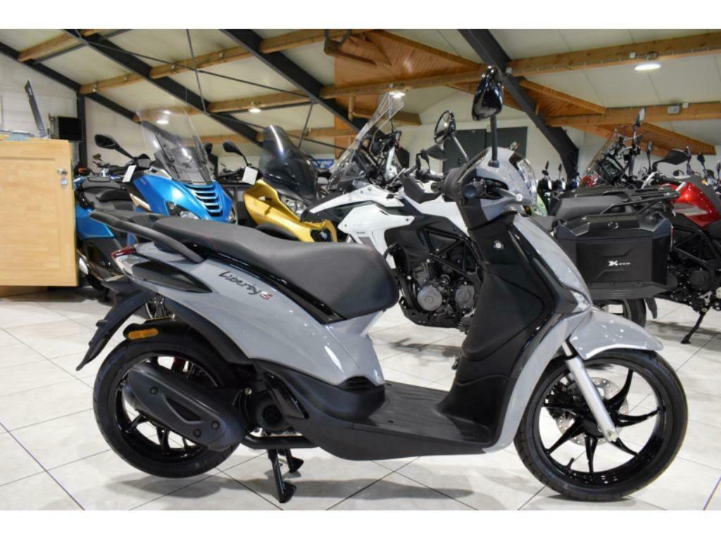 ② PIAGGIO LIBERTY 50 4T SPORT neuve 2 ANS garantie — Scooters | Piaggio —  2dehands