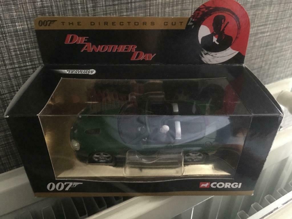 CORGI James Bond 007 Director's Cut Jaguar XKR - DAD, Hobby en Vrije tijd, Modelauto's | Overige schalen, Nieuw, Auto, Ophalen of Verzenden